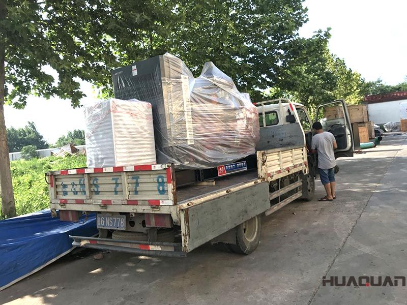 山東省臨沂市的一臺HQ400GF立柜四保護柴油發電機組發貨了，6.28