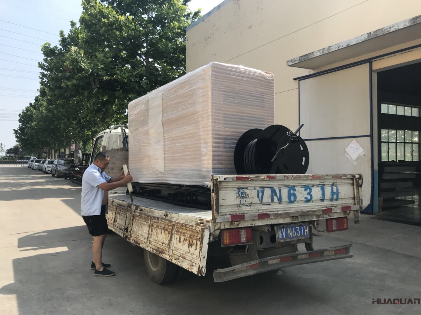 2018年7月6日一臺HQ20GF標(biāo)配柴油發(fā)電機組順利發(fā)往四川省