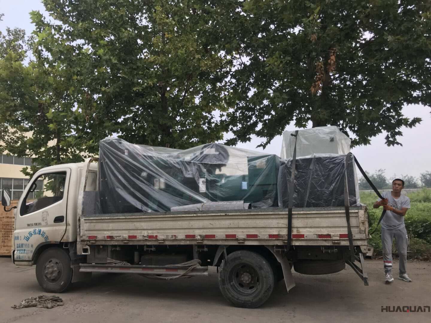 一臺480kw自動化型柴油發電機組于9月10日發往江蘇