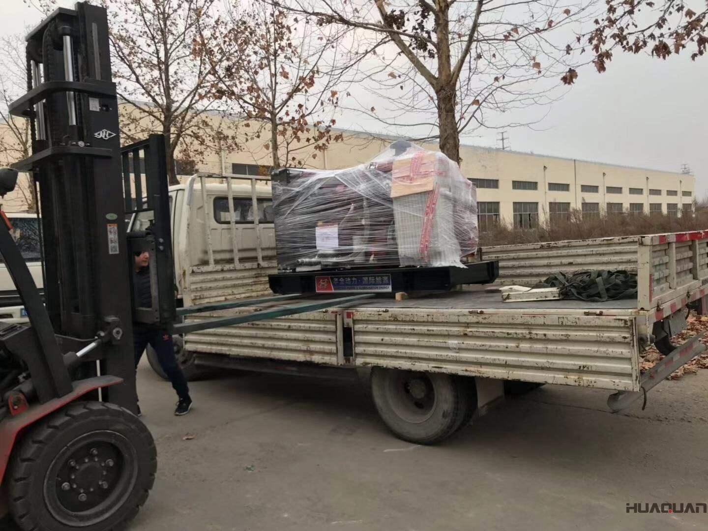 11月11日，一臺(tái)50kw標(biāo)配柴油發(fā)電機(jī)組已從華全動(dòng)力順利發(fā)往河北省