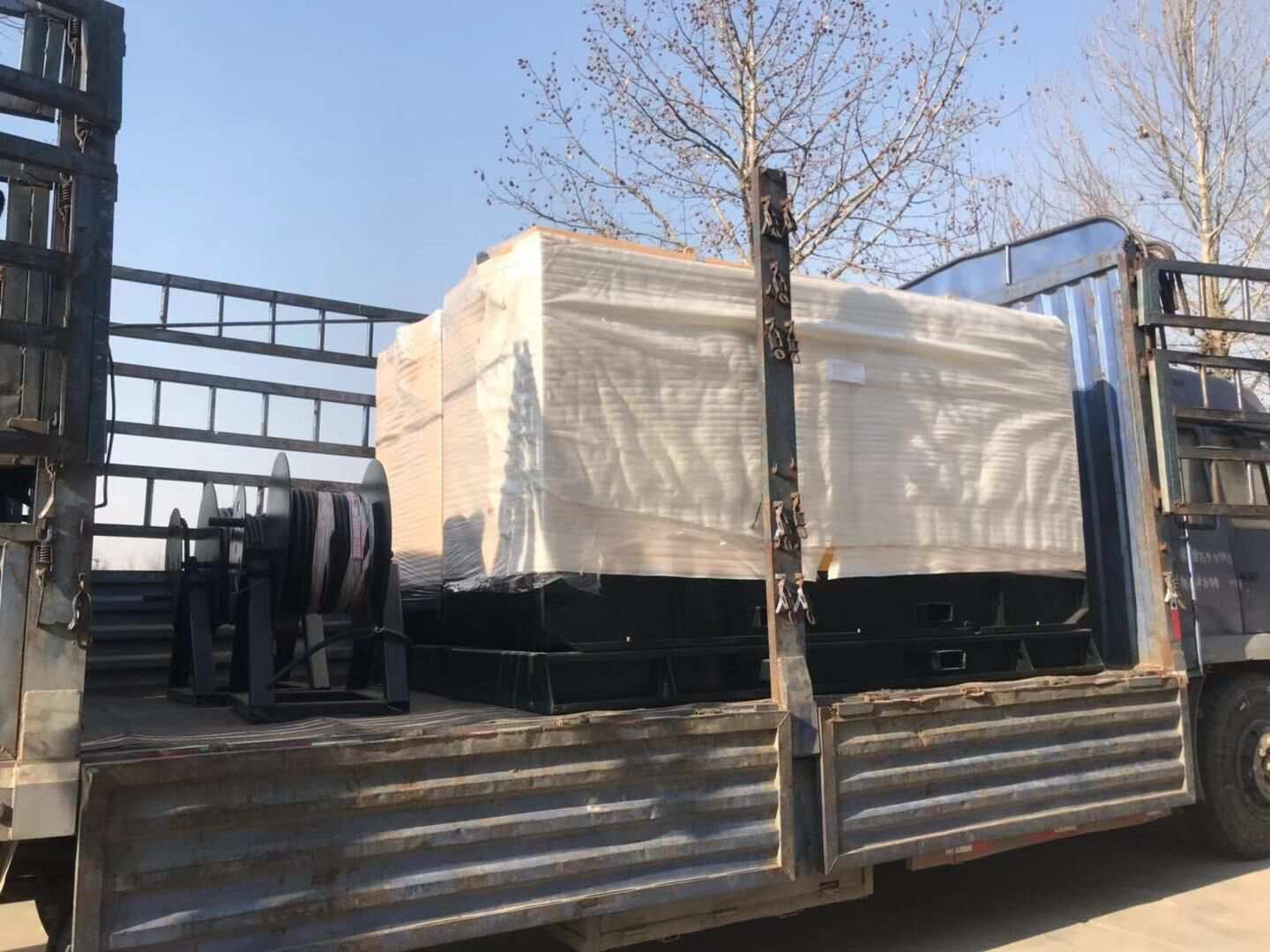 1月16日，謝先生從華全動力采購的380kw標配柴油發電機組成功發往山東省